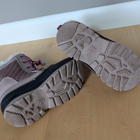 All In Motion Skylar Lace-Up Thermolite Faux Fur Winter Boots Blush Girls Size 2 - Picture 6 of 6